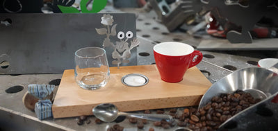 Espresso-MoNsTeR | "Helga mit Blume" | Espressobrett - Lumini