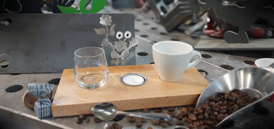 Espresso-MoNsTeR | "Helga mit Blume" | Espressobrett - Lumini