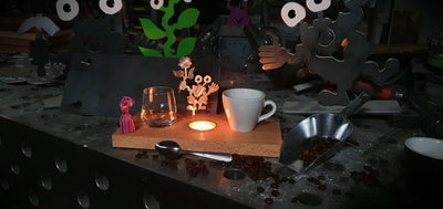 Espresso-MoNsTeR | "Helga mit Blume" | Espressobrett - Lumini
