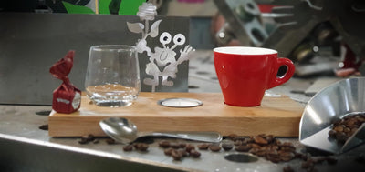 Espresso-MoNsTeR | "Helga mit Blume" | Espressobrett - Lumini