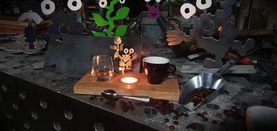 Espresso-MoNsTeR | "Helga mit Blume" | Espressobrett - Lumini