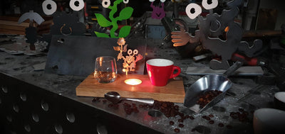 Espresso-MoNsTeR | "Helga mit Blume" | Espressobrett - Lumini