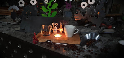 Espresso-MoNsTeR | "Elton mit Kerze" | Espressobrett - Lumini