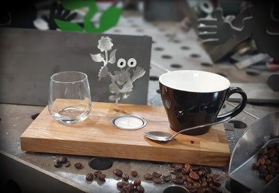 Espresso-MoNsTeR | "Helga mit Blume" | Kaffeebrett - Lumini