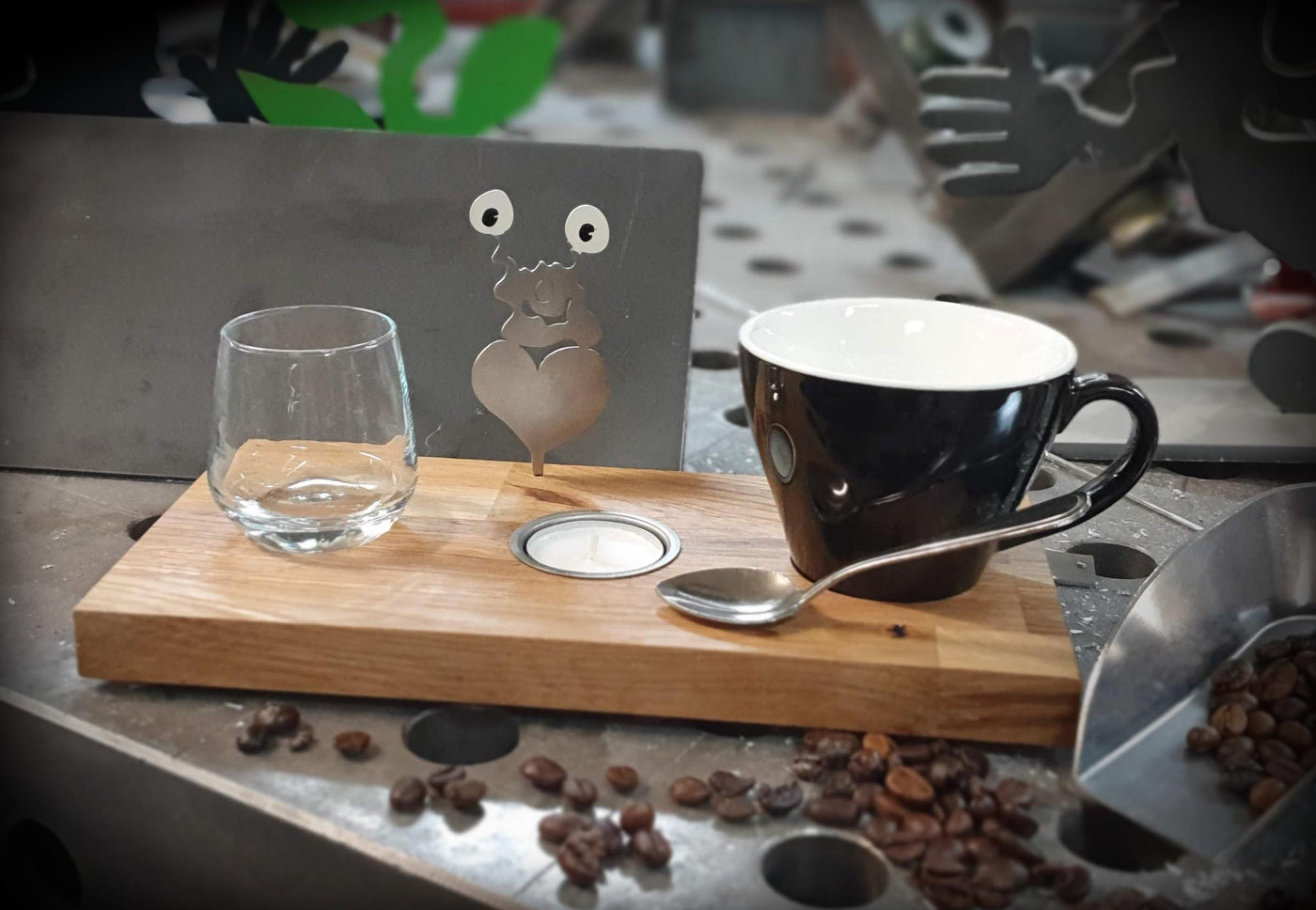 Espresso-MoNsTeR | "Chantal mit Herz" | Kaffeebrett - Lumini