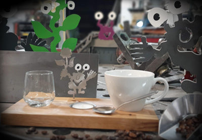 Espresso-MoNsTeR | "Helga mit Blume" | Kaffeebrett - Lumini