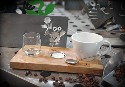 Espresso-MoNsTeR | "Helga mit Blume" | Kaffeebrett - Lumini