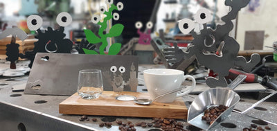 Espresso-MoNsTeR | "Elton mit Kerze" | Kaffeebrett - Lumini