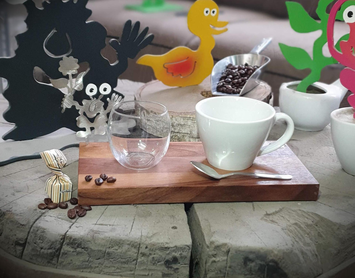Espresso-MoNsTeR | "Helga mit Blume" | Kaffeebrett